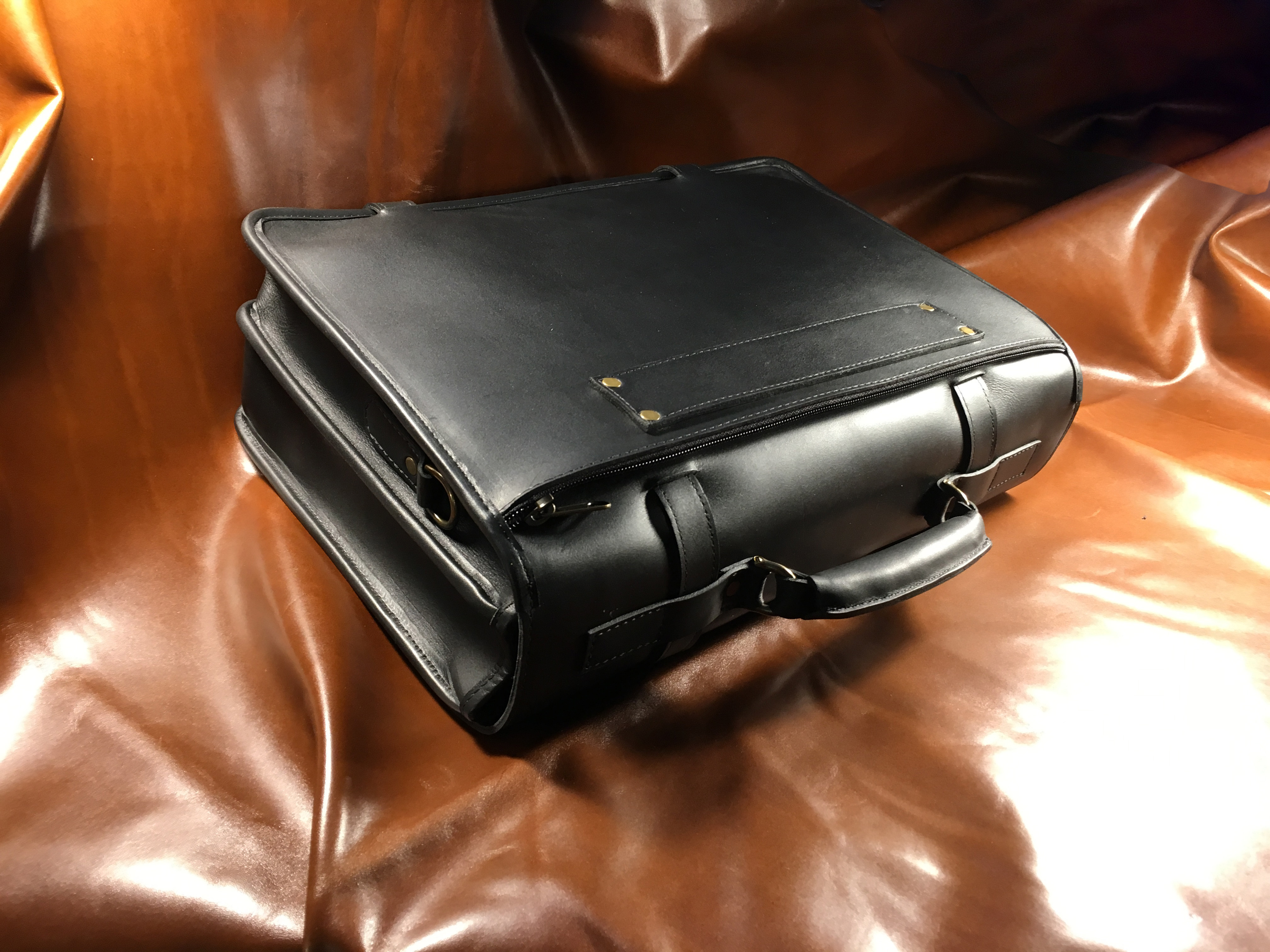 #5 — Custom Army – Back Zipper & Luggage Strap